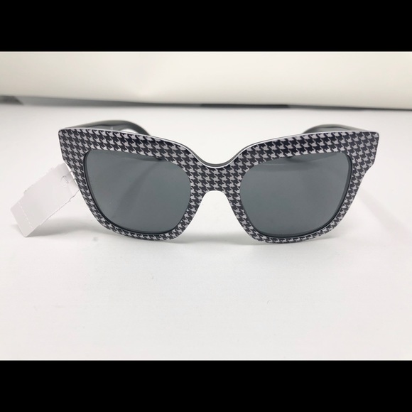 1 LEFT! Dolce & Gabbana Houndstooth Sunglasses NWT - Picture 2 of 6